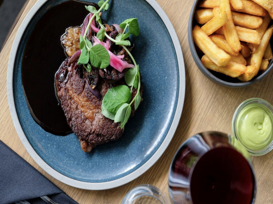 Marina's Cafe & Terrasse Vedbæk Se dagens tilbud R2N